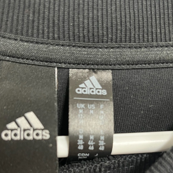 Cropped Adidas Sweatshirt (Sz. M) - Picture 5 of 6